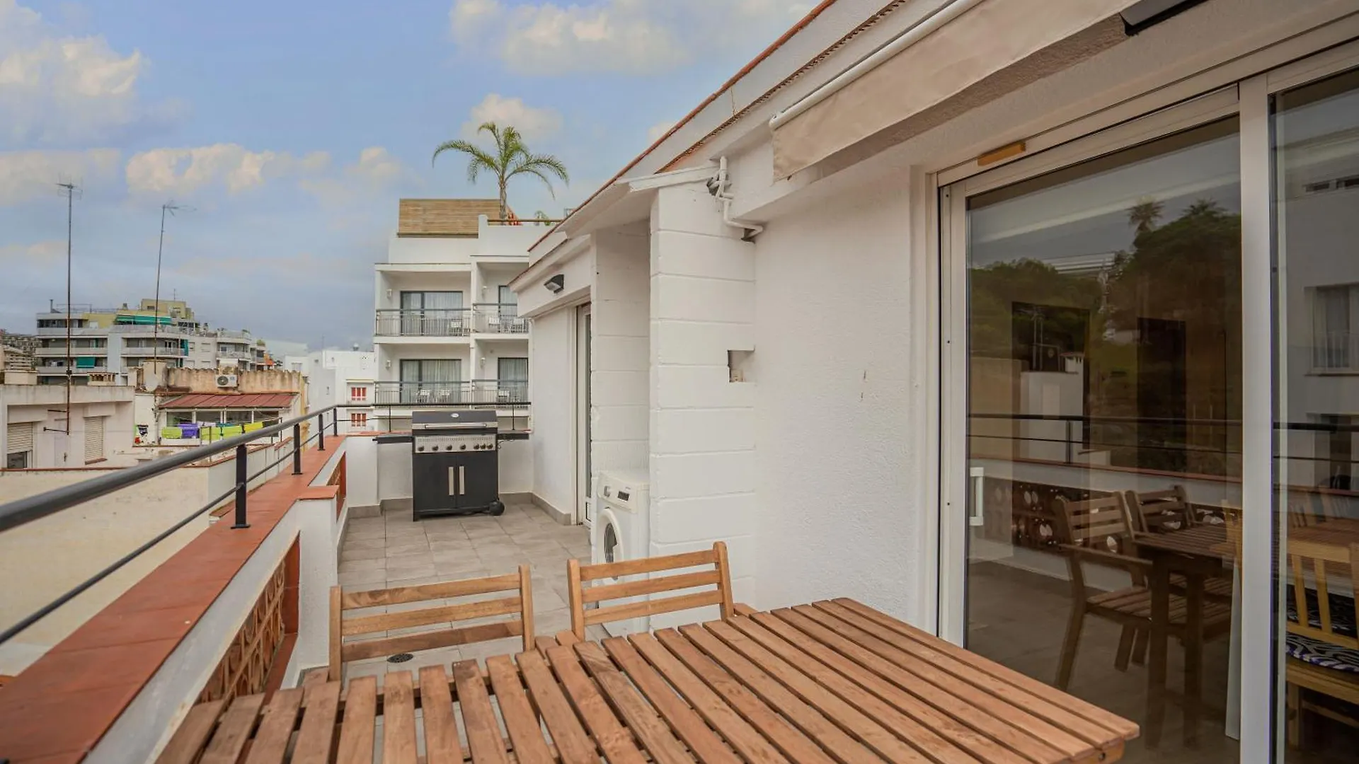 Guest house Hostal Y Apartamento Moli De Mar Lloret de Mar