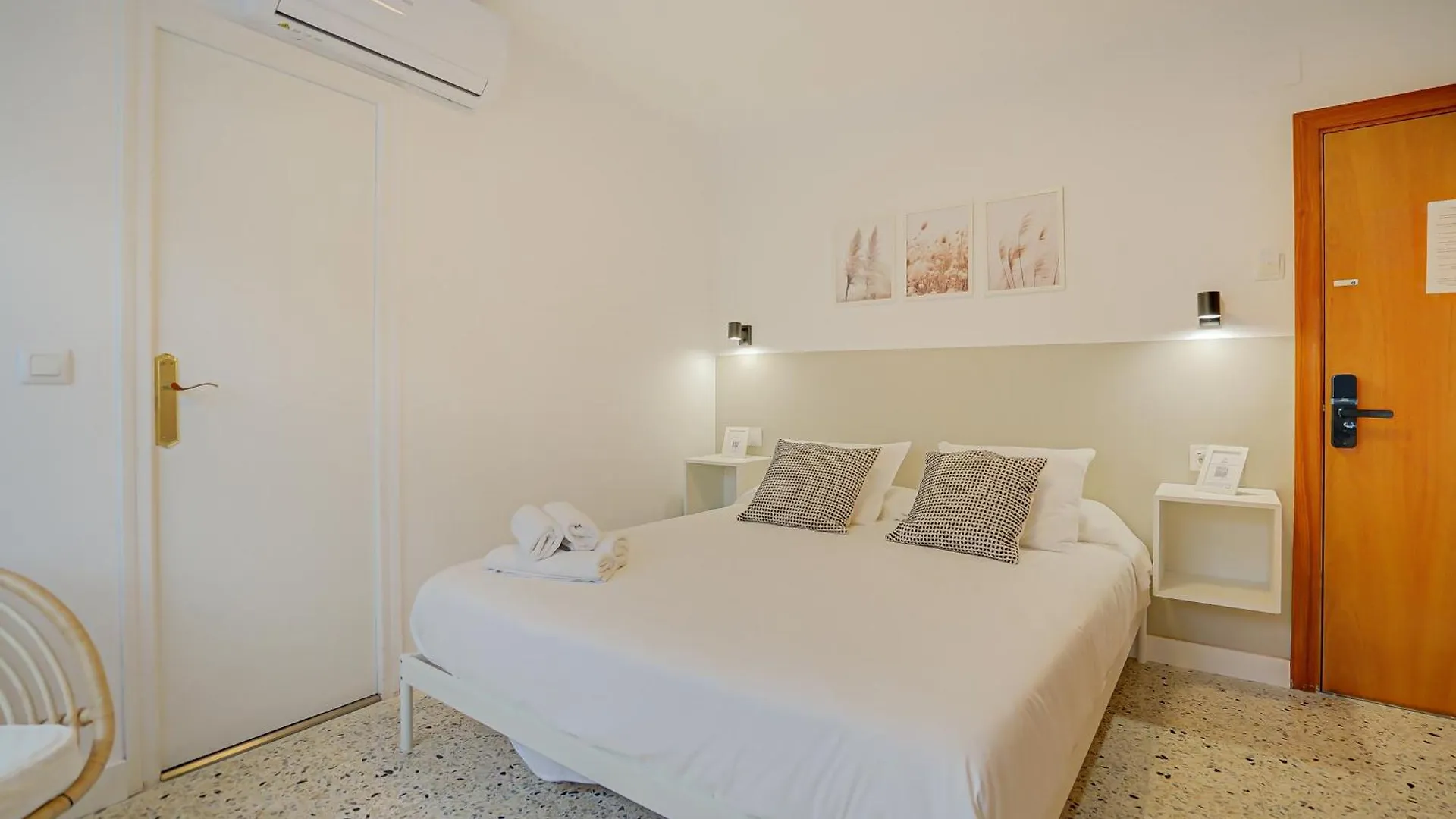 Hostal Y Apartamento Moli De Mar Lloret de Mar Guest house