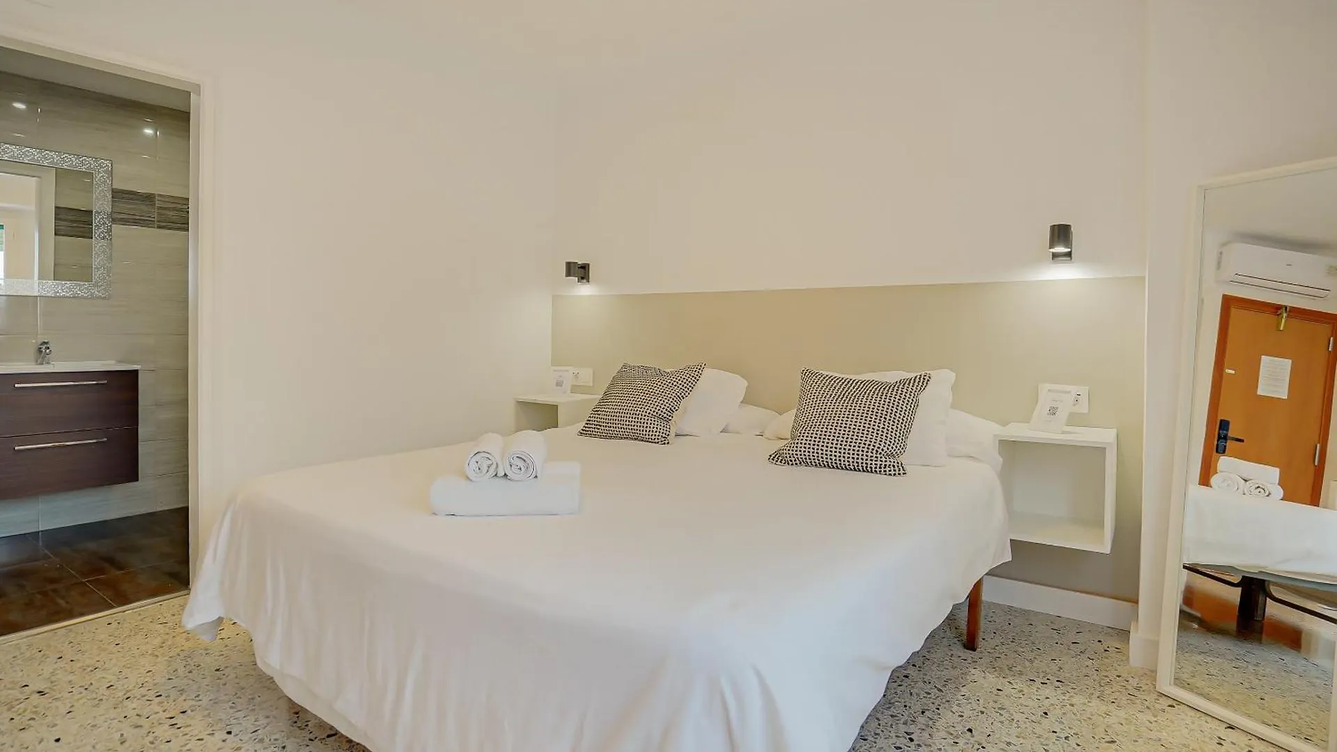 Hostal Y Apartamento Moli De Mar Lloret de Mar