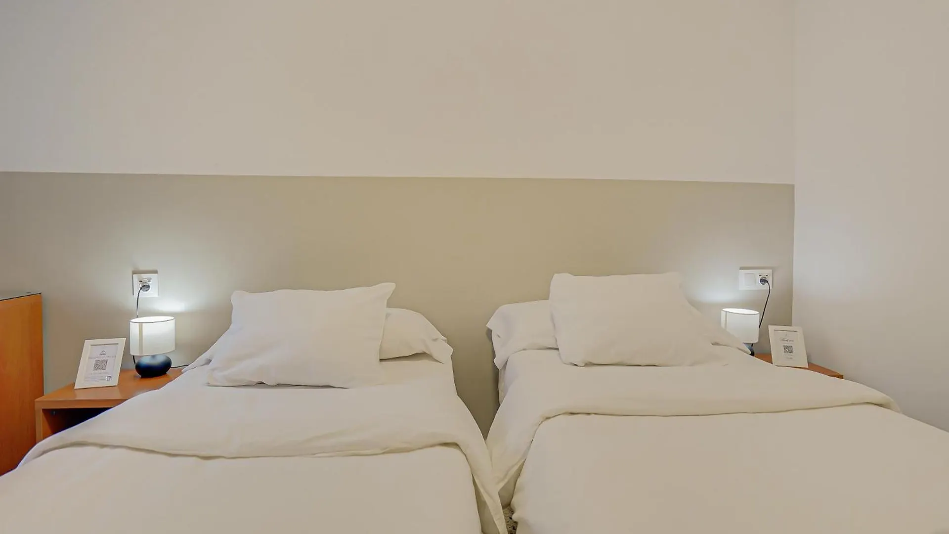 Guest house Hostal Y Apartamento Moli De Mar Lloret de Mar