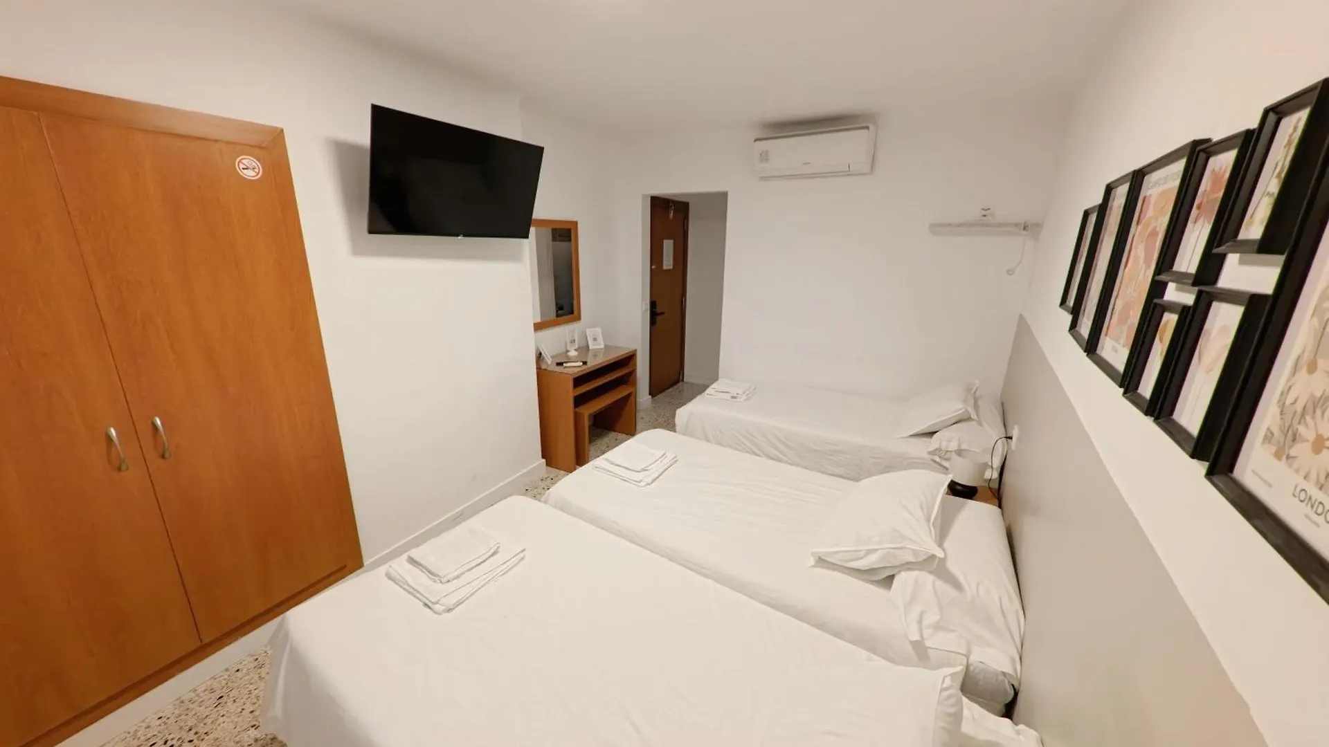 Hostal Y Apartamento Moli De Mar Lloret de Mar 2*,  Spain