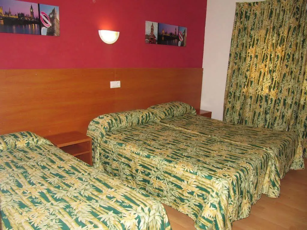 Hotel Y Apartamento Moli De Mar - Check-In 24 Horas 0*, Lloret de Mar