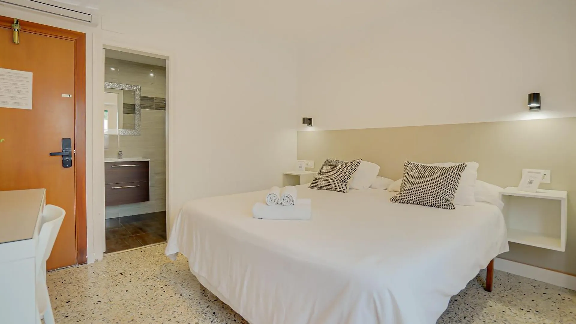 Hostal Y Apartamento Moli De Mar Lloret de Mar