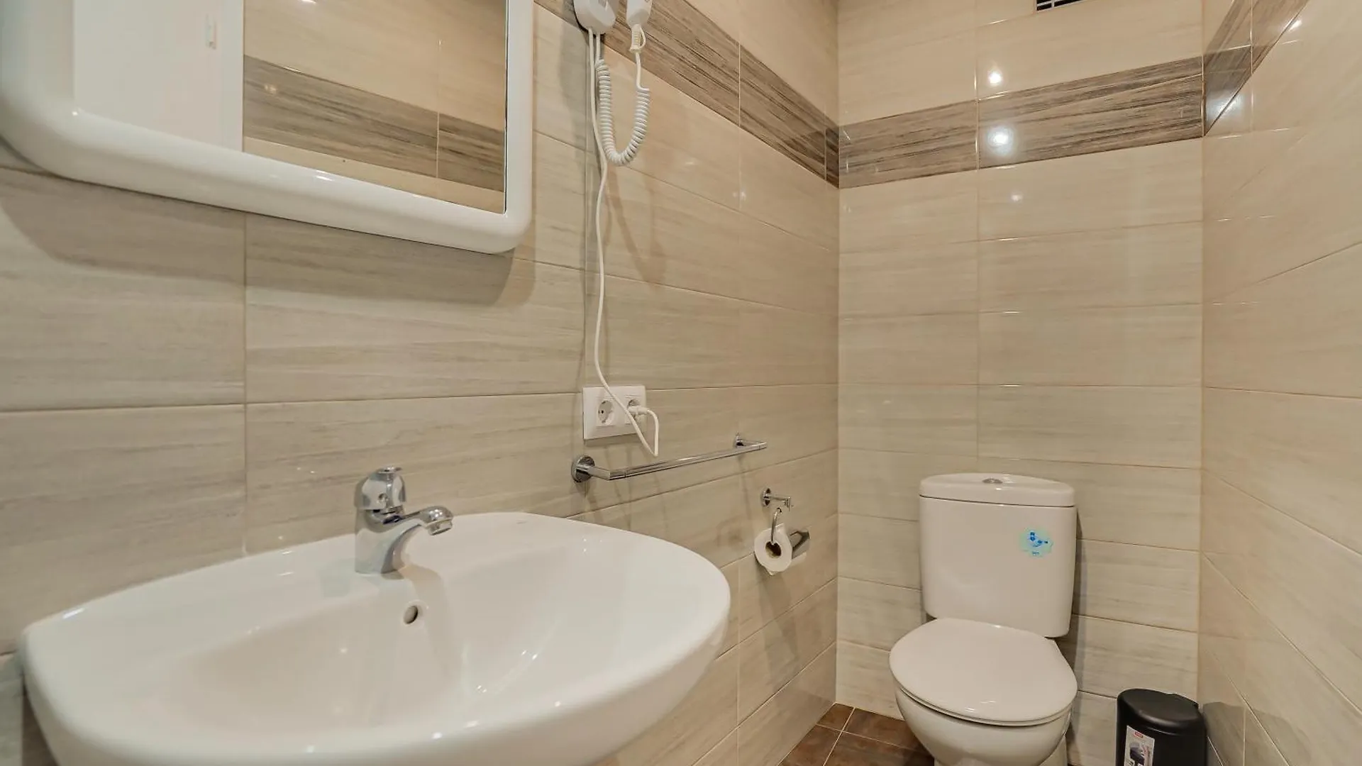 Hostal Y Apartamento Moli De Mar Lloret de Mar 2*,