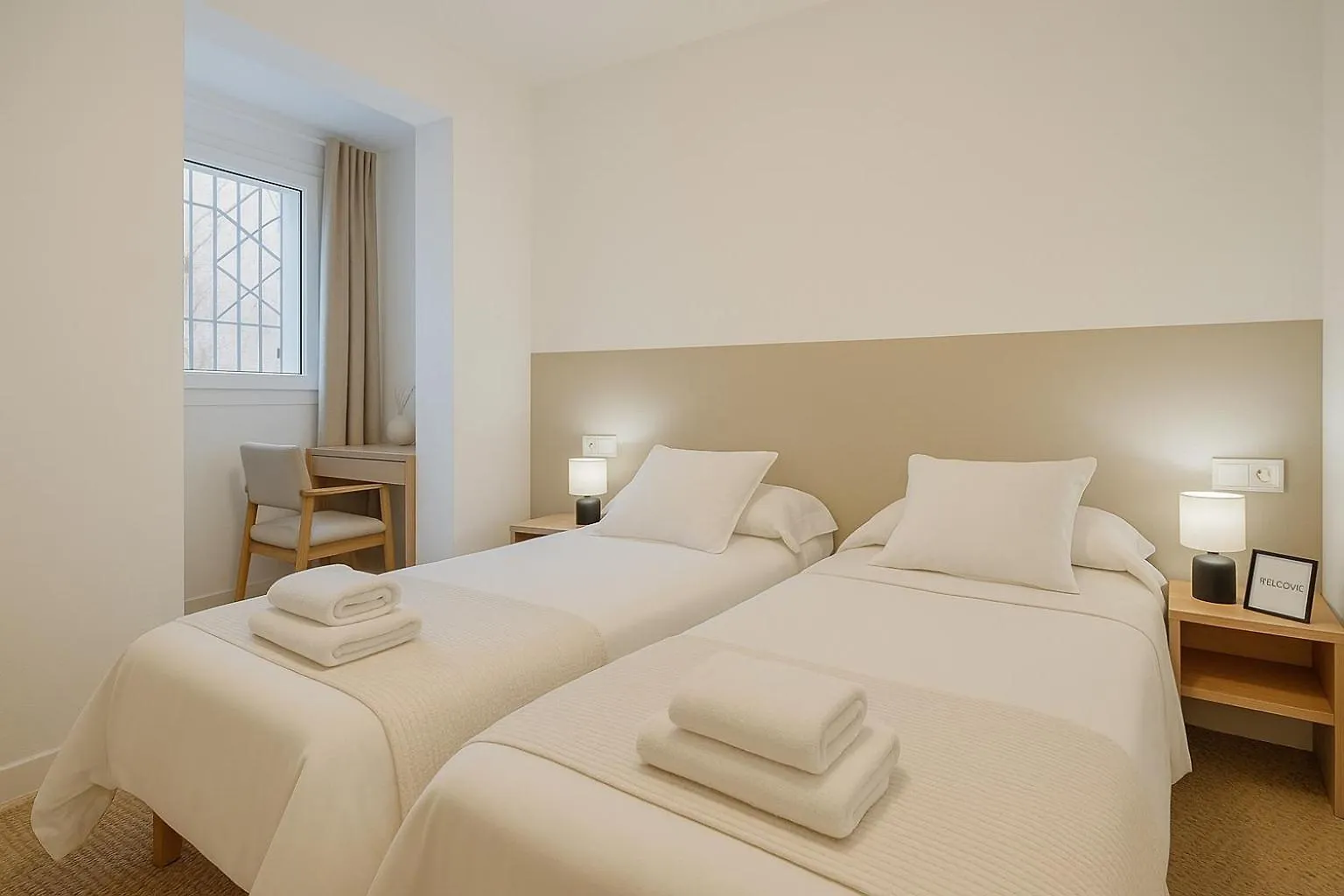 ゲストハウス Hostal Y Apartamento Moli De Mar リョレート・デ・マル